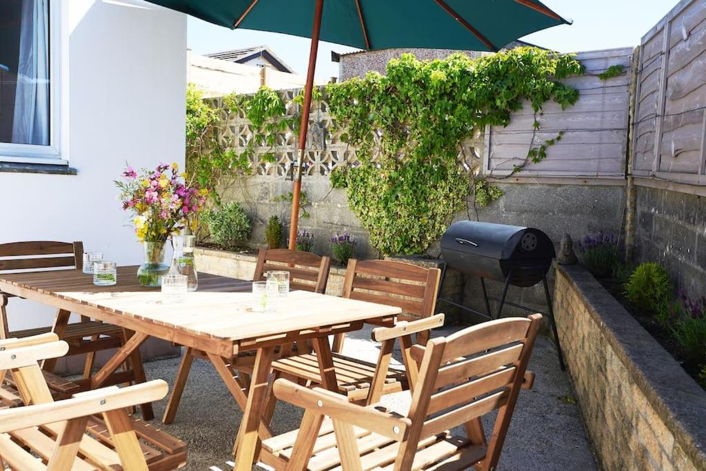 Perranuthnoe 3-Bedroom Bungalow With Parking, Goldsithney, Penzance, Cornwall מראה חיצוני תמונה
